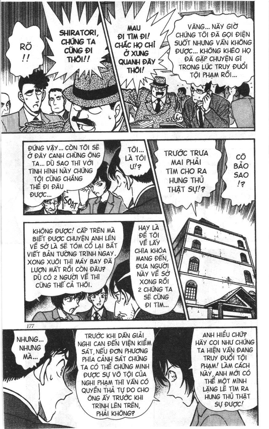Thám tử lừng danh Conan Loạt truyện tranh Chapter 241 - Trang 17