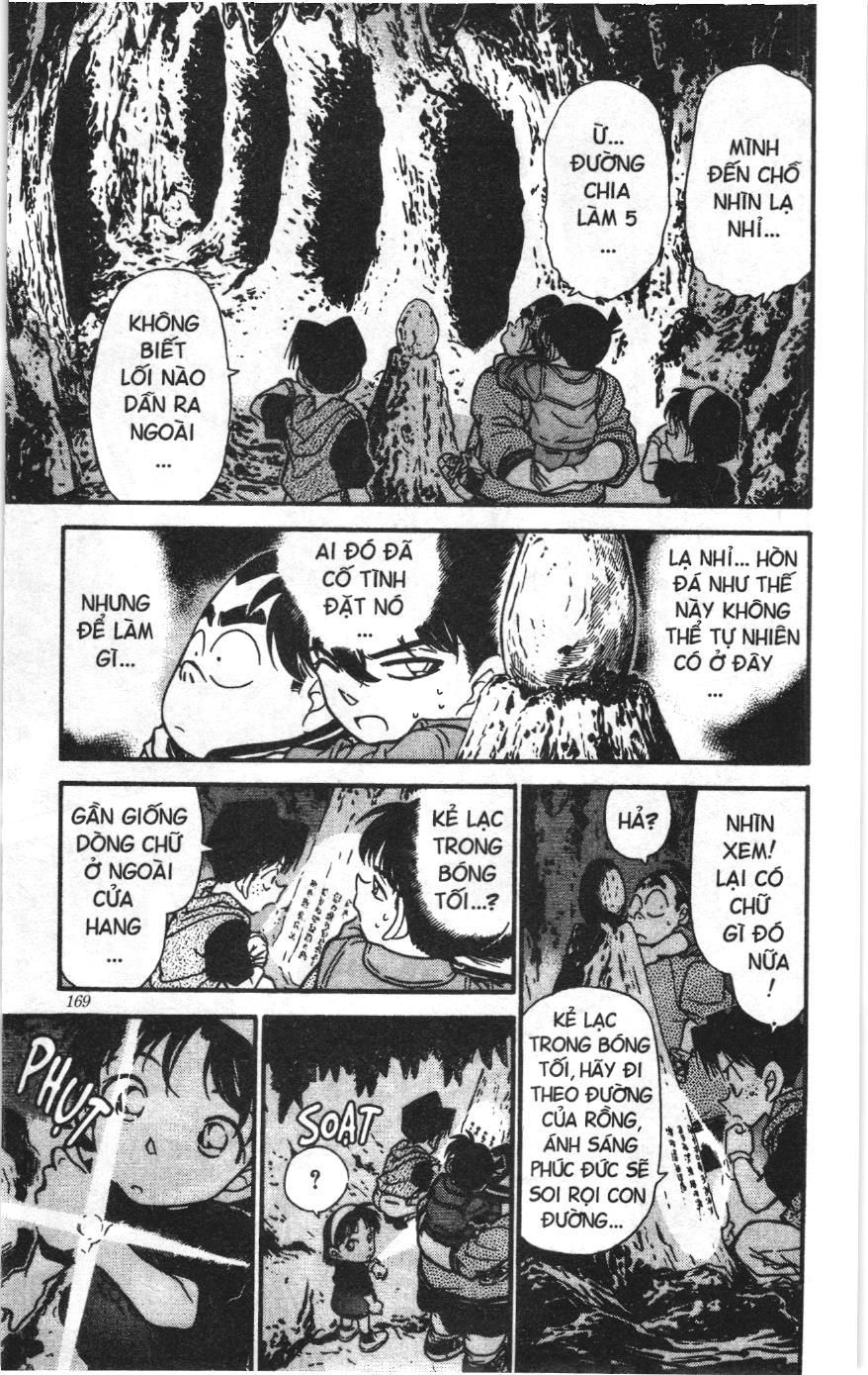 Thám tử lừng danh Conan Loạt truyện tranh Chapter 262 - Trang 13