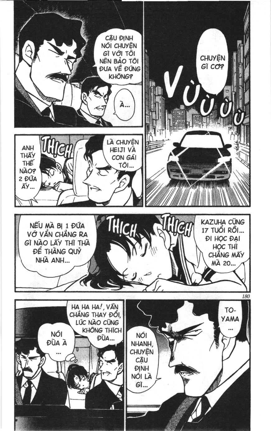 Thám tử lừng danh Conan Loạt truyện tranh Chapter 327 - Trang 4
