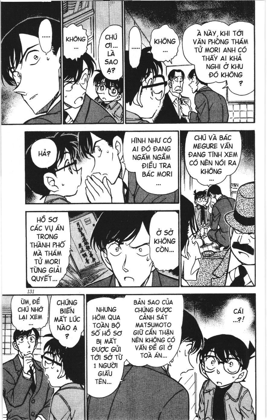 Thám tử lừng danh Conan Loạt truyện tranh Chapter 346 - Trang 9