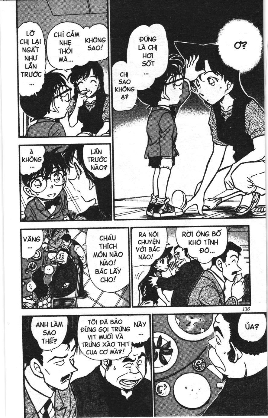 Thám tử lừng danh Conan Loạt truyện tranh Chapter 358 - Trang 12