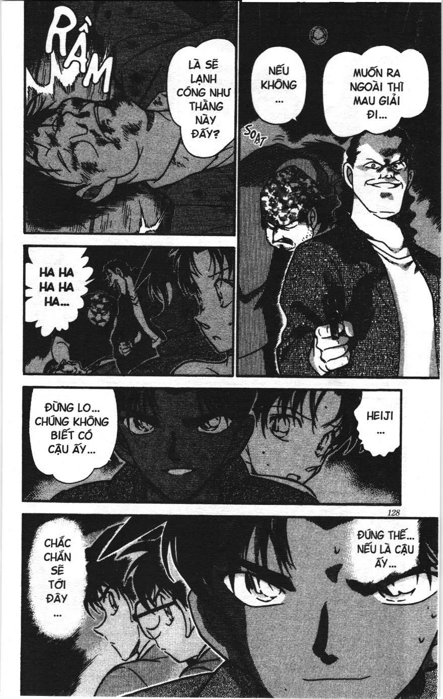Thám tử lừng danh Conan Loạt truyện tranh Chapter 399 - Trang 3